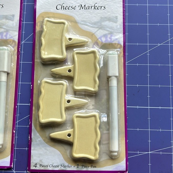 2 unopened NWT cheese Markers 4 pieces in each 10 pcs total ceramic with markers - Picture 3 of 4